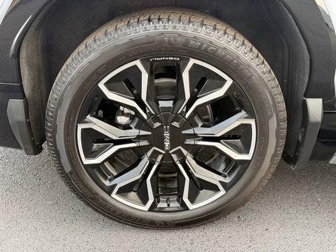 Used 2025 GMC Sierra EV Denali AWD/4WD image 21