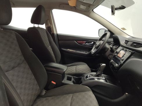 Used 2018 Nissan Rogue Sport SV image 21