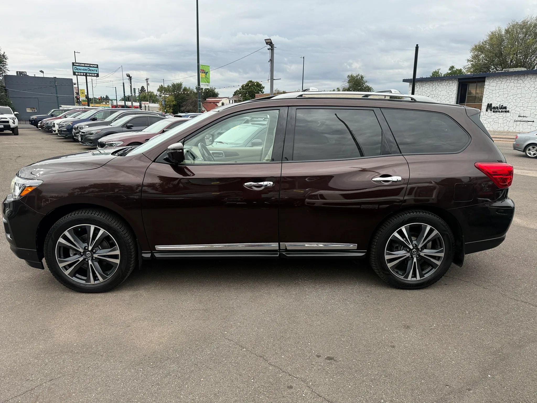 Used 2020 Nissan Pathfinder Platinum AWD/4WD image 6