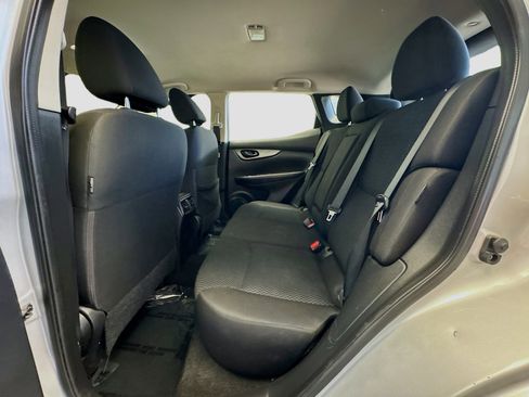 Used 2022 Nissan Rogue Sport S image 14