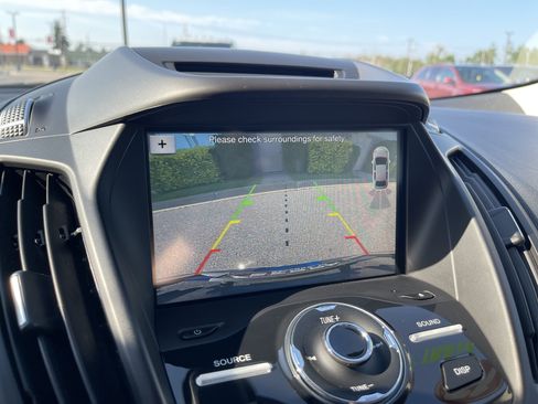 Used 2017 Ford Escape Titanium FWD image 18