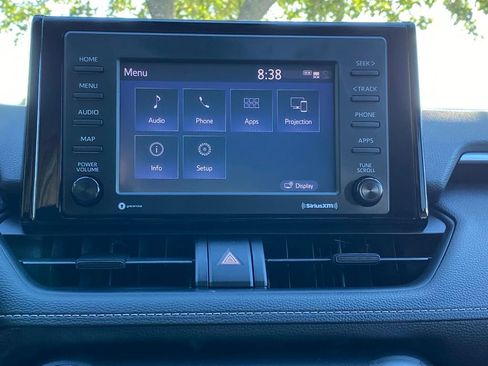 Used 2021 Toyota RAV4 XLE AWD/4WD image 14