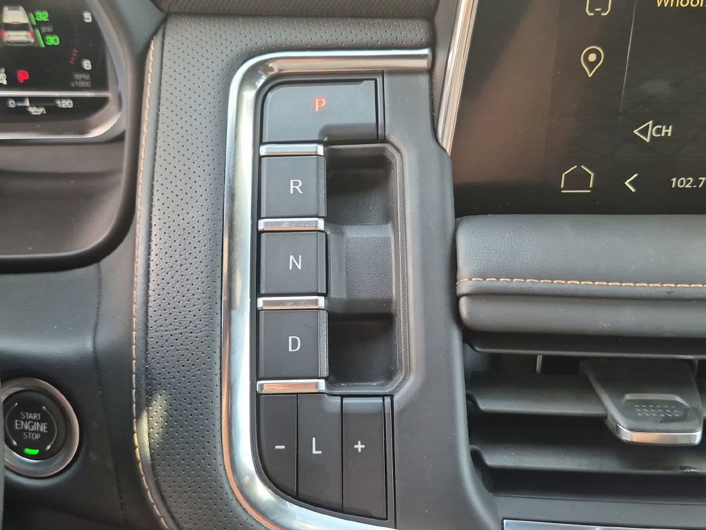 Used 2024 GMC Yukon XL AT4 w/ Technology Package AWD/4WD image 24