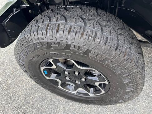Used 2022 Jeep Wrangler Unlimited Rubicon 4xe w/ Cold Weather Group AWD/4WD image 29