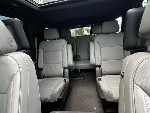 Used 2021 GMC Yukon SLT w/ SLT Luxury Plus Package AWD/4WD image 29