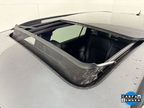 Certified 2024 Volkswagen Tiguan SE R-Line image 21