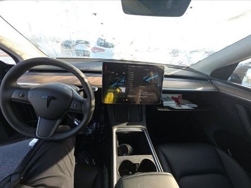 Used 2023 Tesla Model Y Long Range image 8