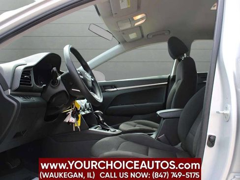 Used 2019 Hyundai Elantra SE w/ Cargo Package image 16