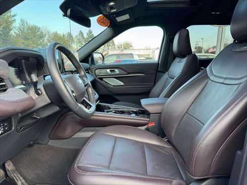 Used 2025 Ford Explorer Platinum image 14