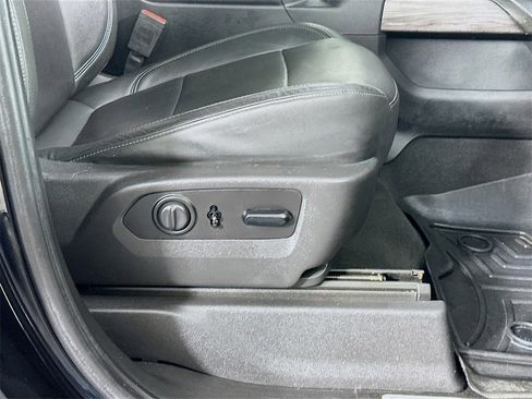 Used 2020 Chevrolet Silverado 2500 LTZ w/ LTZ Premium Package image 23