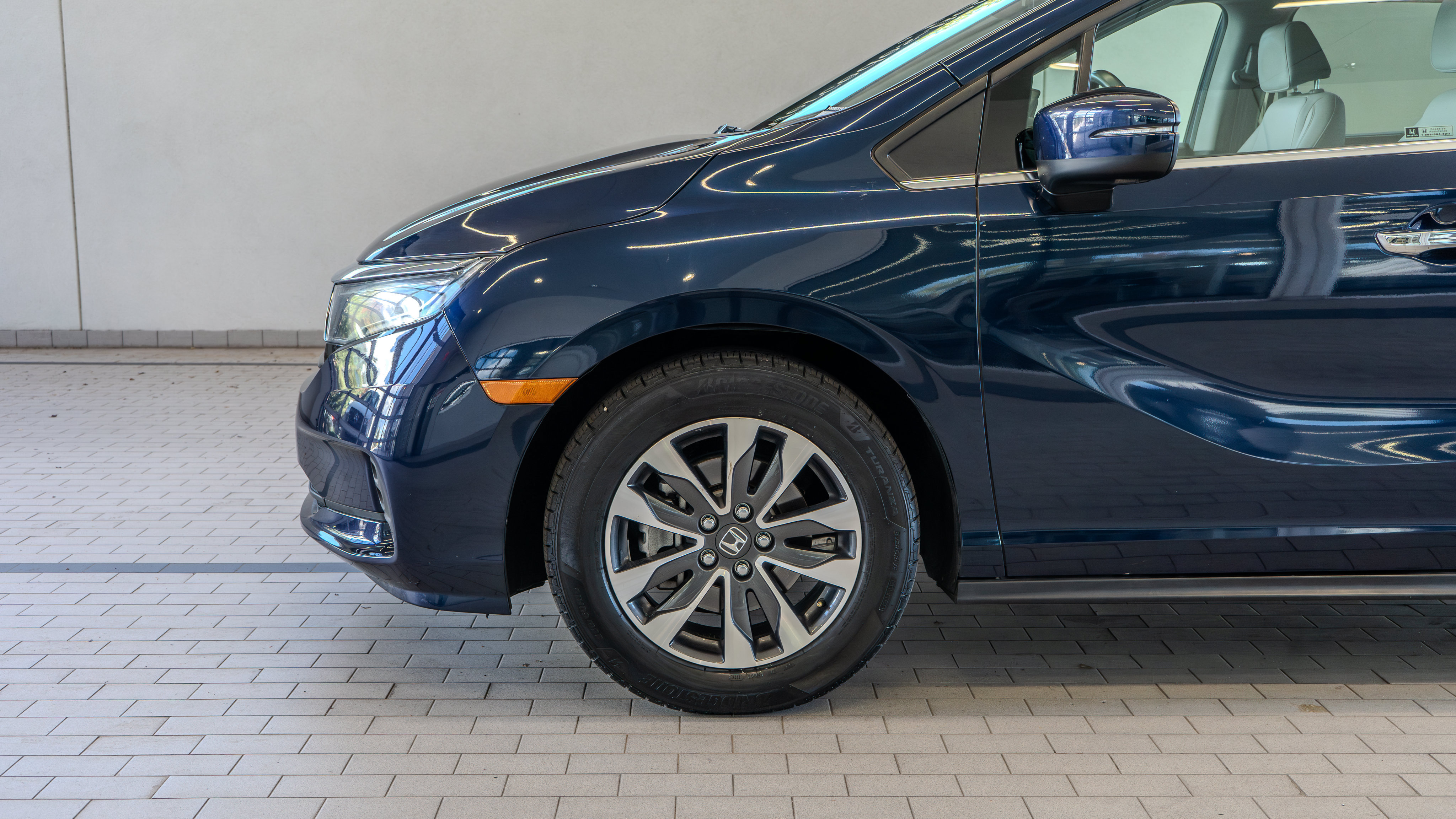 Used 2024 Honda Odyssey EX-L image 4
