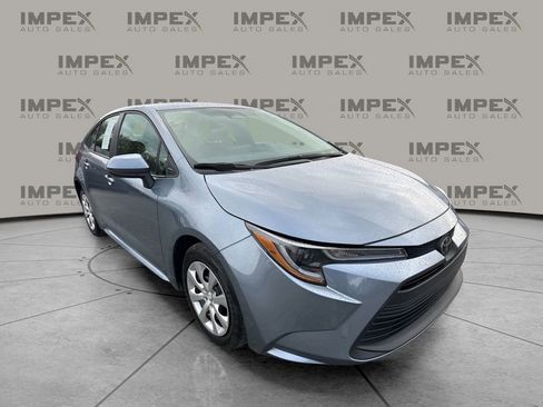 Used 2025 Toyota Corolla LE image 7