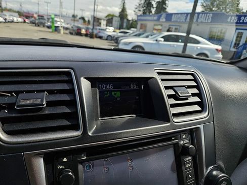 Used 2013 Toyota Highlander Limited AWD/4WD image 23