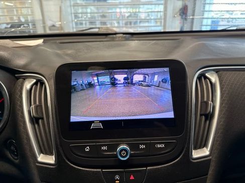 Used 2020 Chevrolet Malibu LT FWD image 19