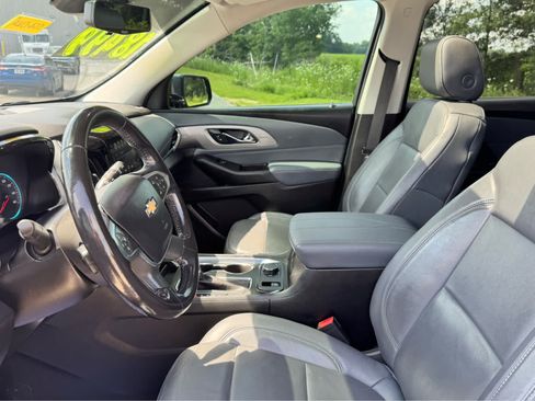 Used 2019 Chevrolet Traverse LT w/ LT Premium Package FWD image 10