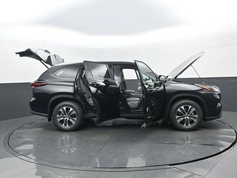 Used 2026 Toyota Highlander XLE image 33