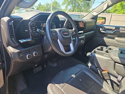 Used 2025 GMC Sierra 1500 SLT AWD/4WD image 19