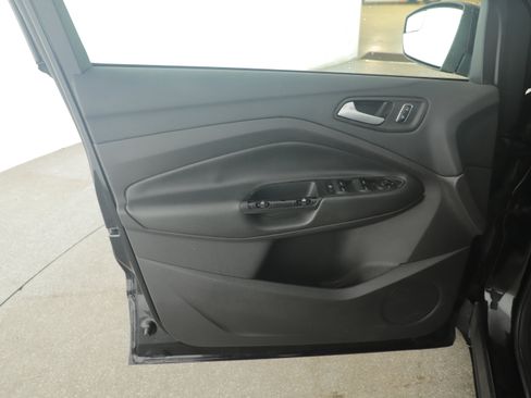 Used 2016 Ford Escape SE w/ Equipment Group 201A image 19