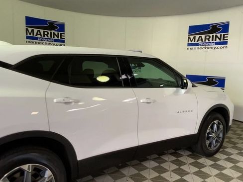 Used 2023 Chevrolet Blazer LT FWD image 2