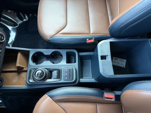 Used 2022 Ford Maverick Lariat w/ Lariat Luxury Package FWD image 40