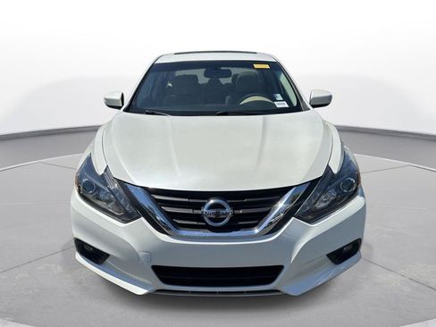 Used 2016 Nissan Altima 2.5 SL w/ 2.5 Technology w/LED Package FWD image 3