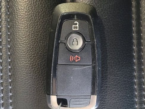 Used 2024 Ford Edge SEL image 32