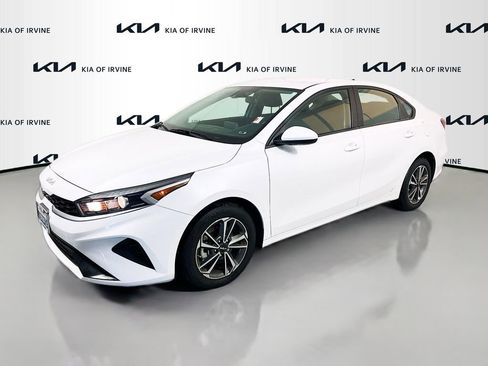 Certified 2023 Kia Forte LXS FWD image 4