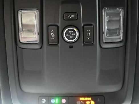 Used 2025 Chevrolet Suburban RST w/ Comfort Package AWD/4WD image 35