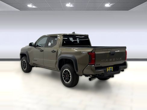New 2026 Toyota Tacoma SR5 AWD/4WD image 2