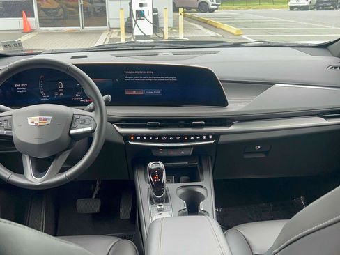 Used 2025 Cadillac XT4 Premium Luxury AWD/4WD image 27