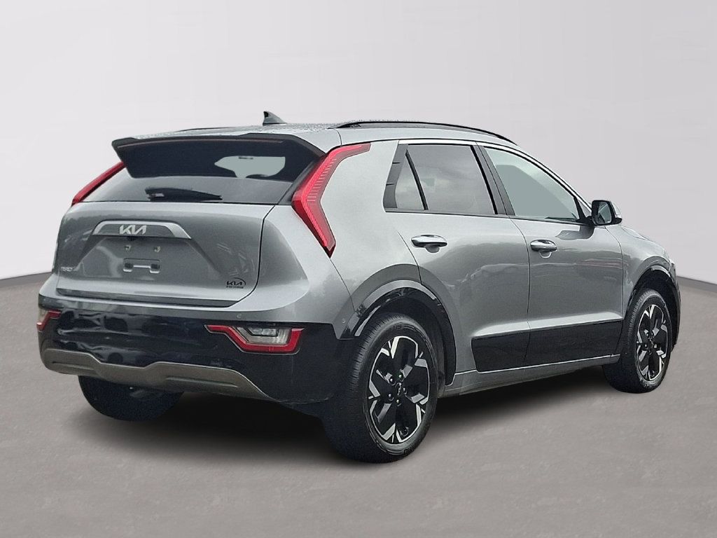 Used 2023 Kia Niro Wave w/ Wave Preserve Package FWD image 6