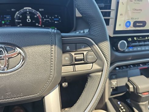 Used 2025 Toyota Sequoia Limited AWD/4WD image 16