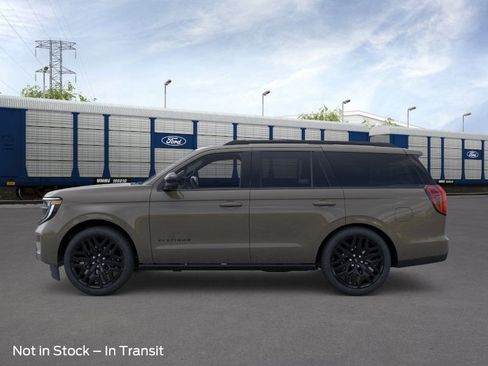 New 2026 Ford Expedition Platinum image 3