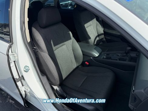 Certified 2023 Honda Accord EX image 9