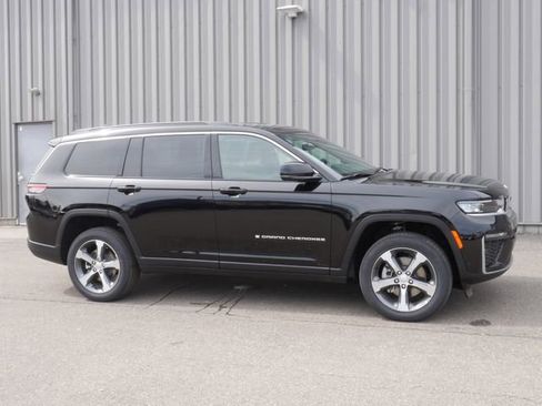 New 2026 Jeep Grand Cherokee L Limited AWD/4WD image 10