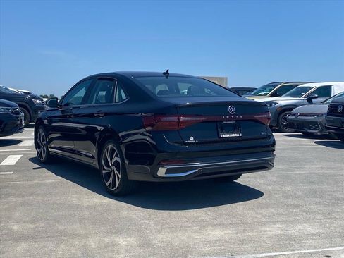 Used 2025 Volkswagen Jetta SEL FWD image 5
