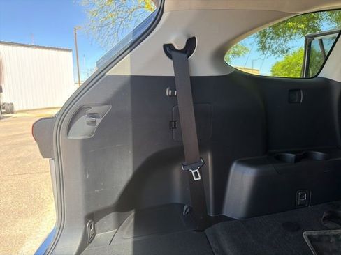 Used 2023 Toyota Highlander XLE FWD image 27