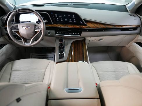 Used 2024 Cadillac Escalade ESV Sport Platinum w/ LPO, ONYX Package AWD/4WD image 40