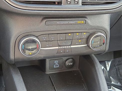 Used 2023 Ford Escape Active image 30