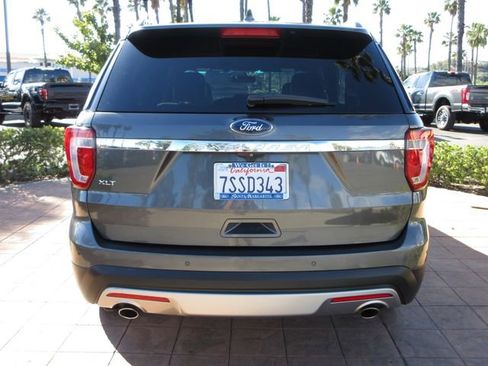 Used 2016 Ford Explorer XLT w/ Equipment Group 202A image 3