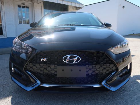 Used 2020 Hyundai Veloster N w/ Performance Package image 9
