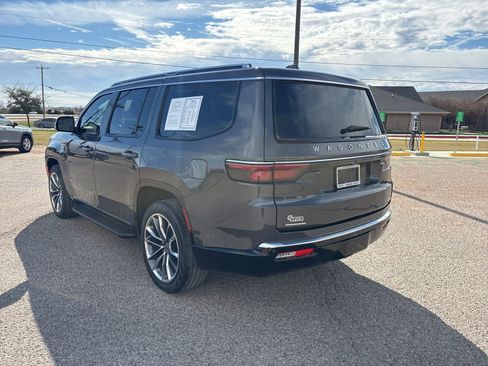Used 2023 Jeep Wagoneer Series II w/ Premium Group I image 3