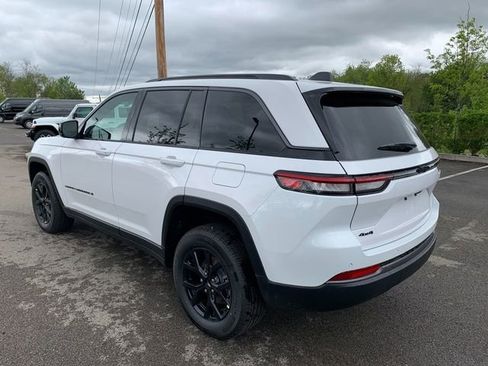 New 2026 Jeep Grand Cherokee Altitude AWD/4WD image 3