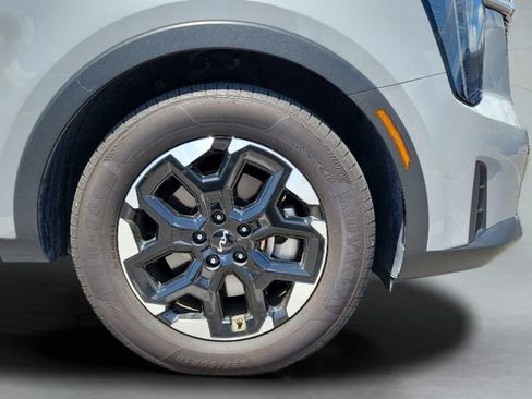 Used 2025 Kia Sorento S w/ Panoramic Sunroof Package FWD image 8