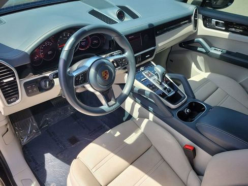 Certified 2022 Porsche Cayenne AWD/4WD image 30