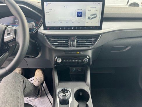 Certified 2023 Ford Escape Platinum image 16