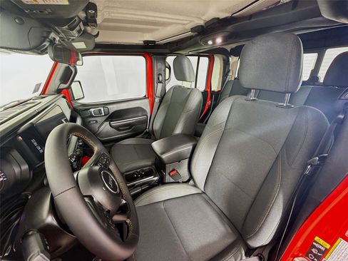 Used 2024 Jeep Gladiator Sport image 19
