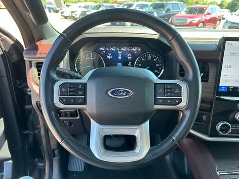 Used 2024 Ford Expedition Limited AWD/4WD image 14