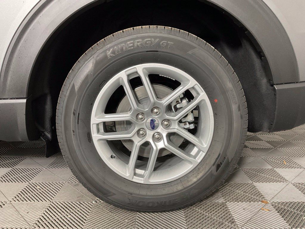 New 2027 Ford Explorer Active RWD image 10