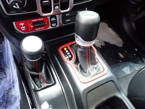Used 2023 Jeep Gladiator Rubicon w/ LED Lighting Group AWD/4WD image 16